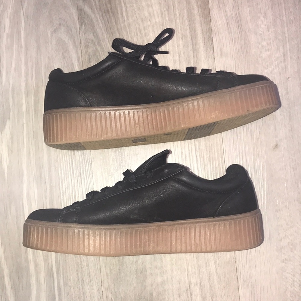 Black and Tan women’s platform sneakers size 10